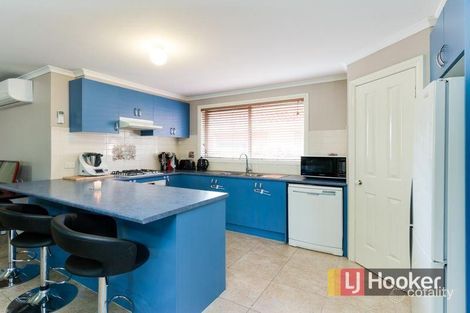 Property photo of 2 Isaac Court Cranbourne West VIC 3977