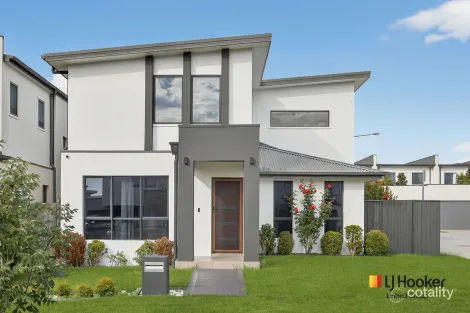 35 KINGSDALE AVE, CATHERINE FIELD, NSW 2557