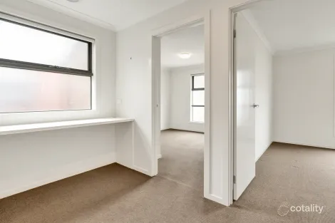 Property photo of 45 Mulholland Drive Tarneit VIC 3029