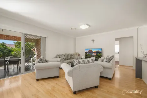 Property photo of 33 Brunswick Crescent St Johns Park NSW 2176