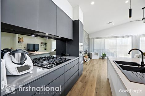 Property photo of 9 Applebox Place Newborough VIC 3825