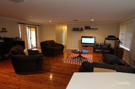 Property photo of 3 Burreburry Crescent Orange NSW 2800