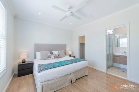 Property photo of 28 Beachside Drive Caves Beach NSW 2281
