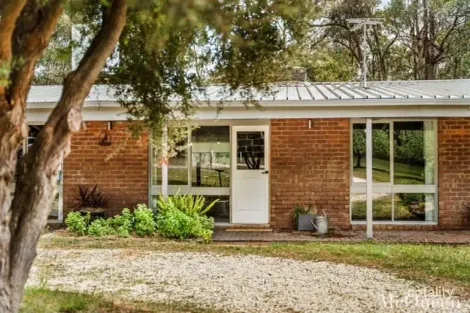 140 Kangaroo Dr, Coomoora, VIC 3461