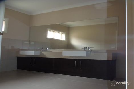 Property photo of 15 Muscat Avenue Burnside Heights VIC 3023