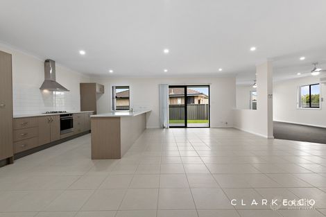 Property photo of 8 Niven Parade Rutherford NSW 2320