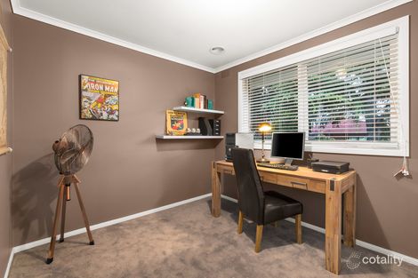 Property photo of 7 Carlita Close Mill Park VIC 3082