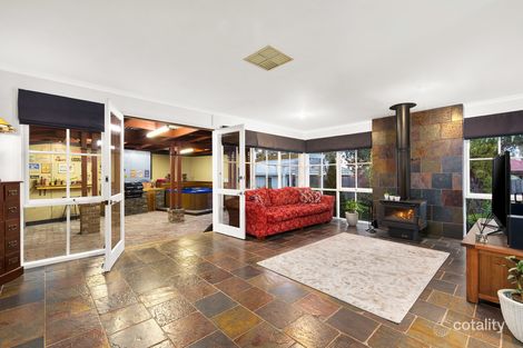 Property photo of 7 Carlita Close Mill Park VIC 3082