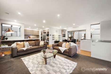 Property photo of 18 Flame Tree Grove Mornington VIC 3931