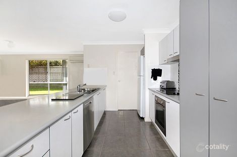 Property photo of 13 Resi Drive Regents Park QLD 4118