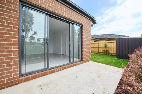 Property photo of 9 Caliche Place Cranbourne East VIC 3977