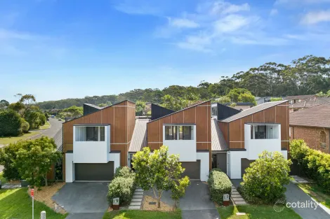 Property photo of 8A Ocean Beach Drive Shellharbour NSW 2529