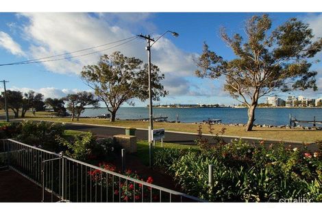 Property photo of 34 Fairbridge Road Halls Head WA 6210
