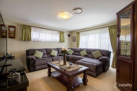 Property photo of 18 Loddon Circuit Albion Park NSW 2527