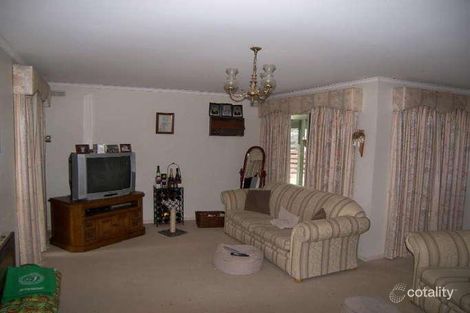 Property photo of 6 Cheriton Drive Strathdale VIC 3550