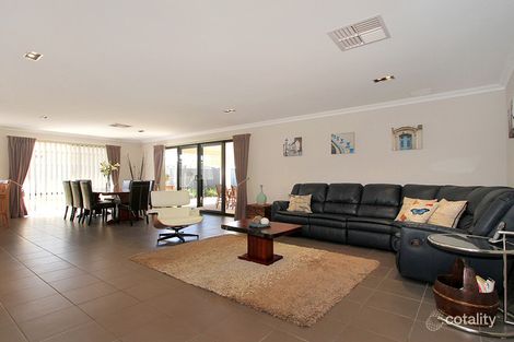 61 Edgecombe Pass, Aveley, WA 6069