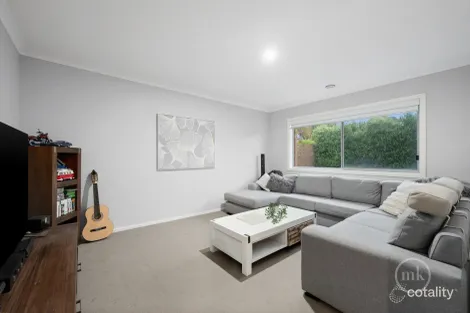 Property photo of 203 Painted Hills Road Doreen VIC 3754