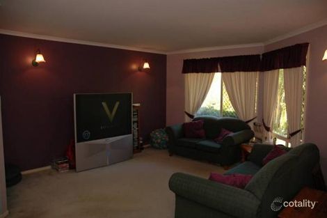 Property photo of 10 Job Place Arana Hills QLD 4054