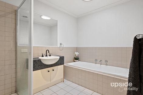 Property photo of 19 Jamieson Way Berwick VIC 3806