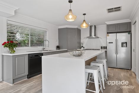Property photo of 19 Jamieson Way Berwick VIC 3806