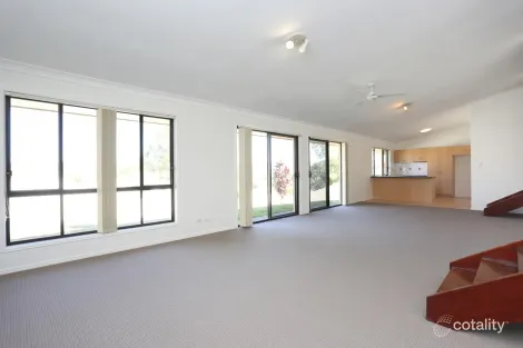 Property photo of 16 Kite Circuit Arundel QLD 4214