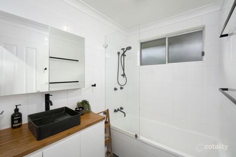 Property photo of 4 Sage Place Point Clare NSW 2250