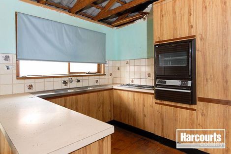 Property photo of 11 Mildura Crescent Endeavour Hills VIC 3802