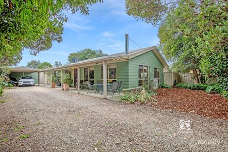Property photo of 20 First Parade Raymond Island VIC 3880
