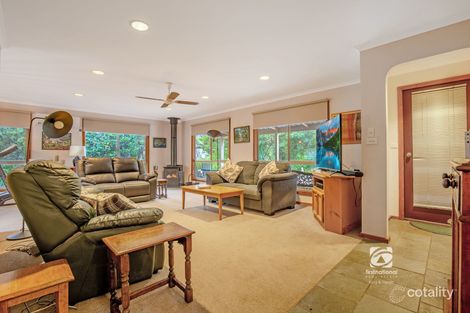Property photo of 20 First Parade Raymond Island VIC 3880