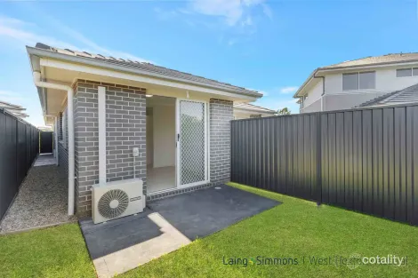 Property photo of 84 Ingall Loop Catherine Field NSW 2557