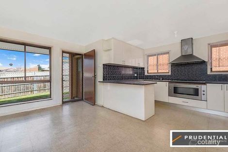 Property photo of 2 Cleopatra Drive Rosemeadow NSW 2560