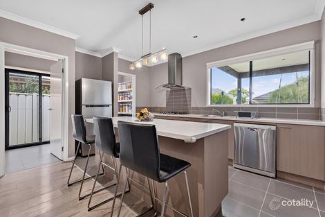 Property photo of 5 Daly Circuit Caroline Springs VIC 3023