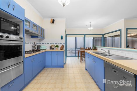 Property photo of 16 Cheviot Drive Mill Park VIC 3082