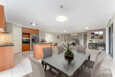 Property photo of 37 Lamberth Road East Heritage Park QLD 4118