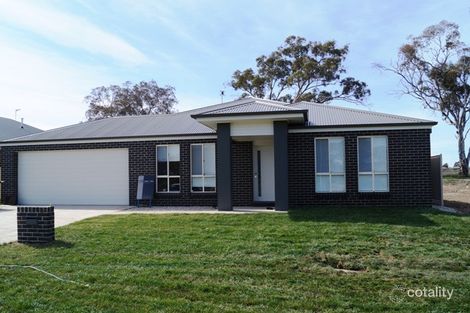Property photo of 82 William Maker Drive Orange NSW 2800