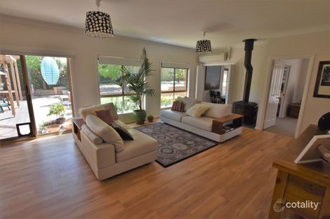 Property photo of 4 Robinia Close Kelso NSW 2795