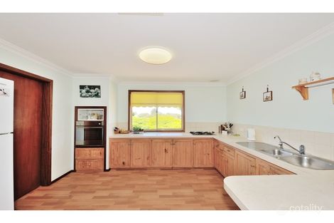 Property photo of 27 Mahogany Drive Halls Head WA 6210