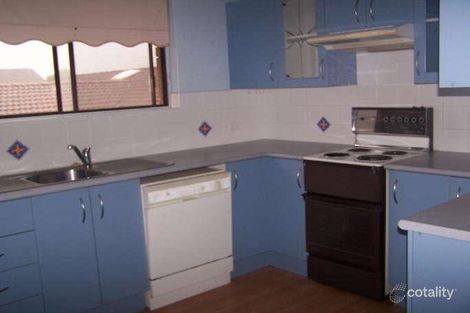 2/18 Popes Rd, Woonona, NSW 2517