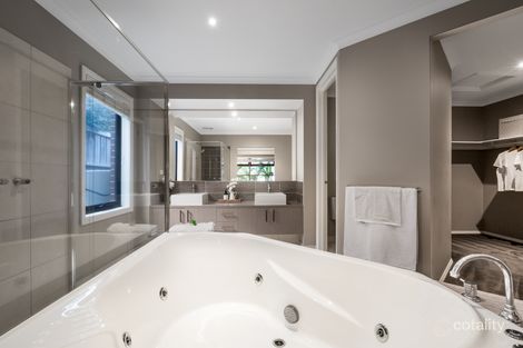 Property photo of 5 Embling Street Berwick VIC 3806