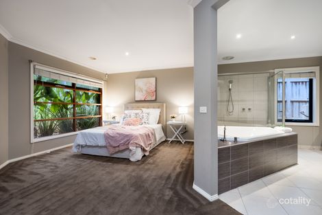 Property photo of 5 Embling Street Berwick VIC 3806