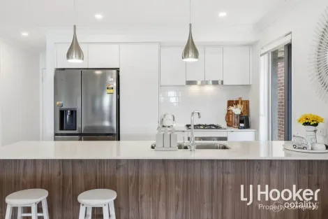 10 Creaghe St, Park Ridge, QLD 4125