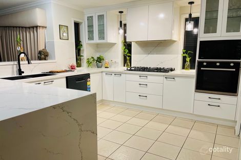 Property photo of 76 Damask Drive Tarneit VIC 3029