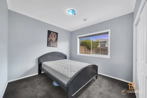 Property photo of 22 Dromana Way Truganina VIC 3029