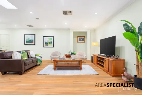 Property photo of 5 Upfield Walk Lynbrook VIC 3975
