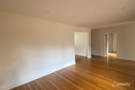 Property photo of 33 The Fairway Kingsbury VIC 3083