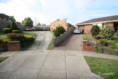 19 St Ives Ct, Croydon Hills, VIC 3136