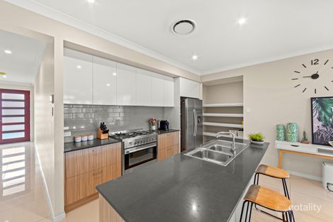 Property photo of 5 Moss Street Helensvale QLD 4212