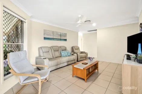 Property photo of 18 Sandheath Place Ningi QLD 4511