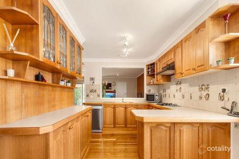 Property photo of 17 Merrick Crescent Glen Waverley VIC 3150