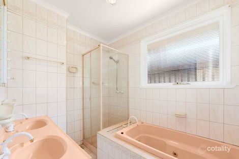 Property photo of 17 Merrick Crescent Glen Waverley VIC 3150